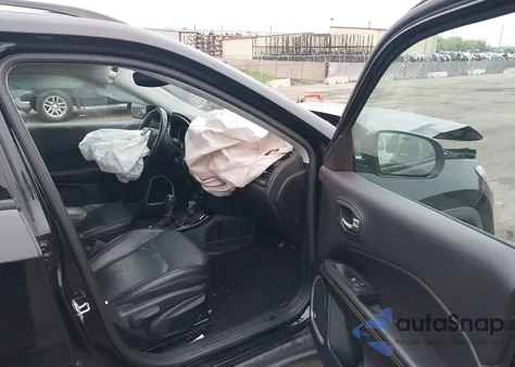 2018 Jeep Compass Limited 4X4 из США, поврежденный, VIN 3C4NJDCB5JT399323